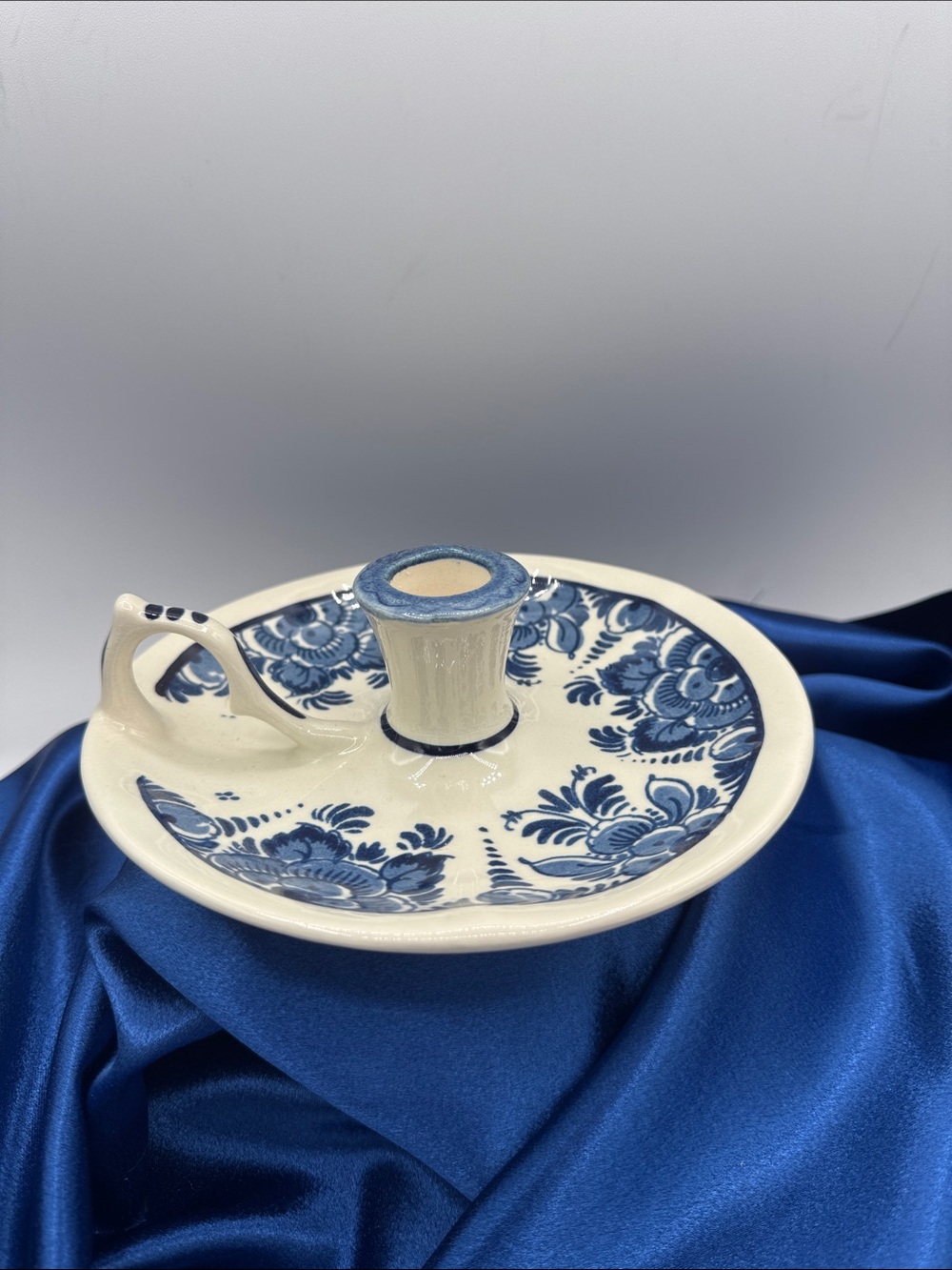 Delft Blue Distel chamber candlestick holder  w/a hand-painted floral design.